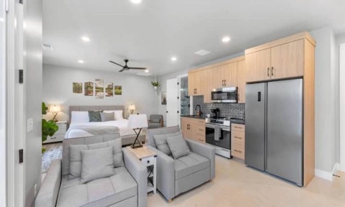 Hurricane House | Desert Hideaway