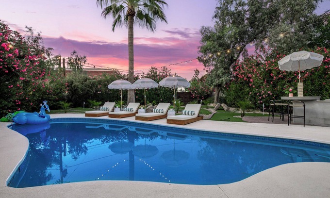 Scottsdale Estates Nine House | Desert Mai Tai - Heated Pool and Mini Golf - 5 Mins to Old Town Scottsdale!