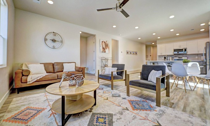 Fruita House | Desert Mineral Ascent- 2B2B Game Room Pet Friendly Views of CO National Monument