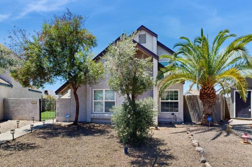 Rose Garden Place House | Desert Radiance