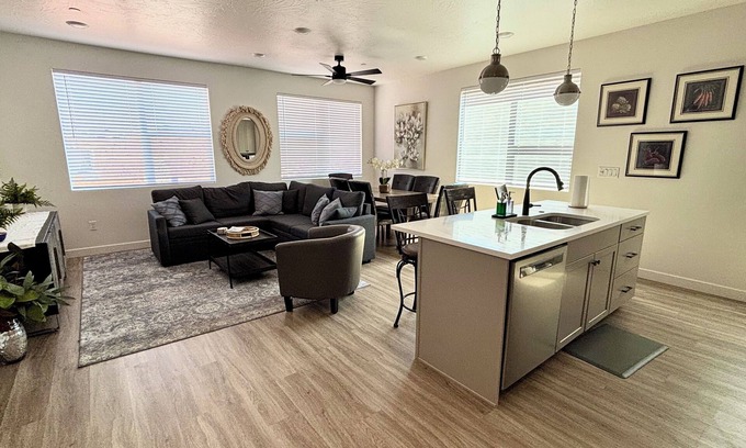 St. George Condo | Desert Retreat-2 Bedroom/2 Bath, sleeps 8