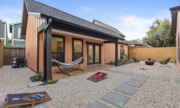 Greater East End House | Desert Rose Tiny House – Unique Stay Near Downtown @EastEndRevitalized