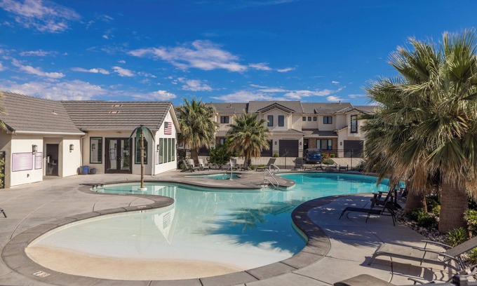 Washington Fields House | Desert Sky @ Freedom Village | Family Amenities & Community Pool