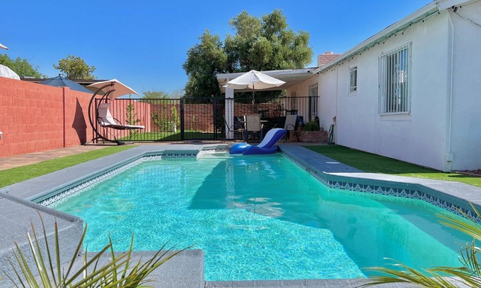 Maryvale House | Desert Villa. Private Heated Pool, Patio, Grill. 4-Bedroom. 15-mins from stadium