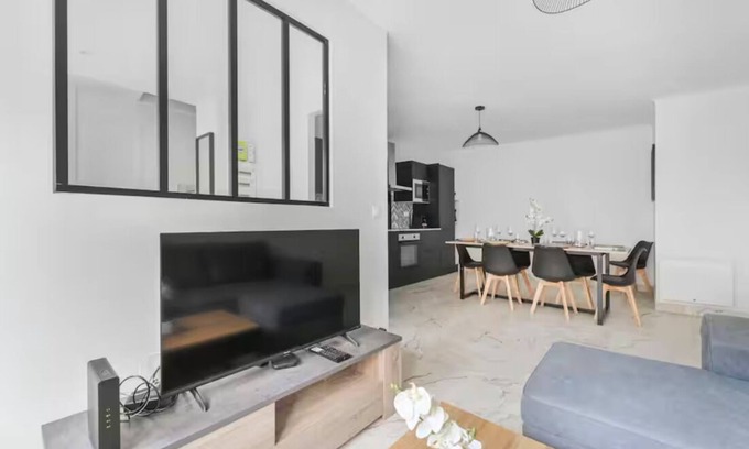 Les Stades House | Design house - 8 pers - Paris/Disney 30 min away