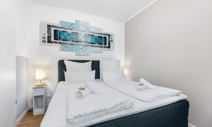 Schkeuditz Apartment | Design luxury, fully equipped, 30min Leipzig Hbf 8