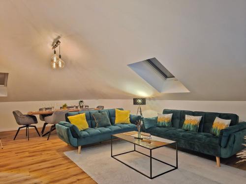 Lahr Apartment | Design-Penthouse I 90qm I Europapark 20 min I Boxspring I Nespresso I Parking