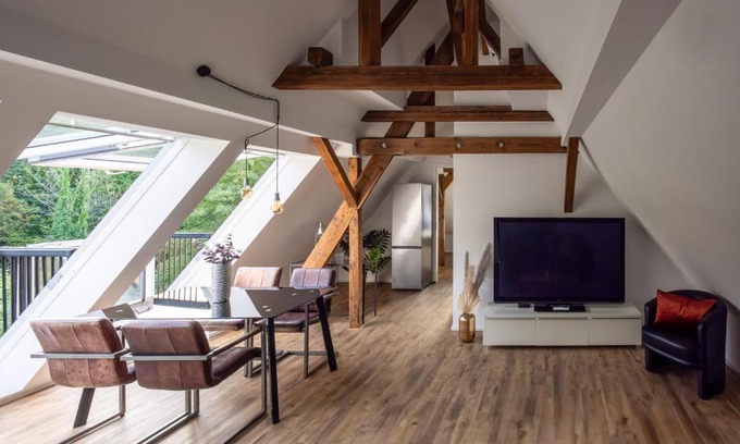 Menden-Holthausen Apartment | DESIGN-Studio CHURCH 46