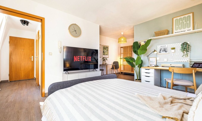 Loebtau Apartment | Design Studio I Center I Green