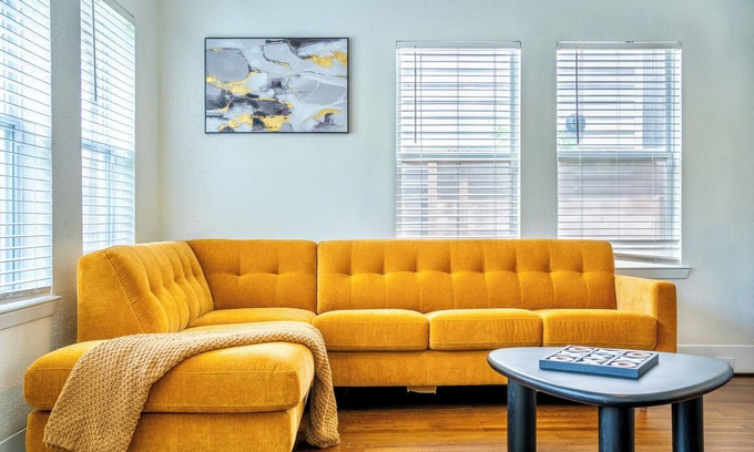 Montrose Apartment | Designer 1BR In Montrose- Luxe Amenities- Prime Location
