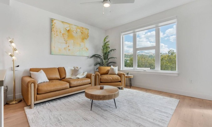 Downtown Salt Lake City Apartment | Designer 1BR with Pool and Htub