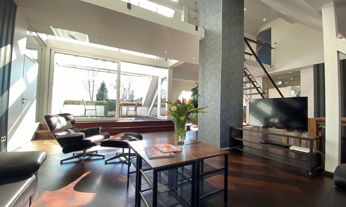 Altendorf Apartment | Designer award-winning loft on 228 sqm, loggia + sauna. Essen+Düsseldorf Trade Fair