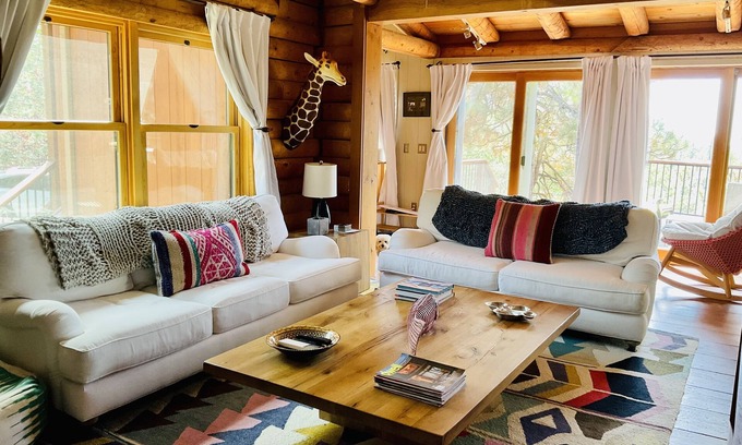 Idyllwild Cabin | Designer cabin treehouse on acre with amazing views and privacy