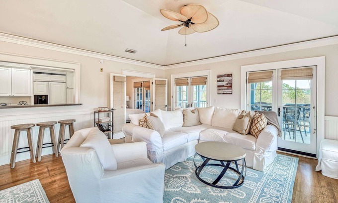 Watercolor Condo | Designer Condo Overlooks Cerulean Park and 100 Yards to Beach Club. With Bikes.