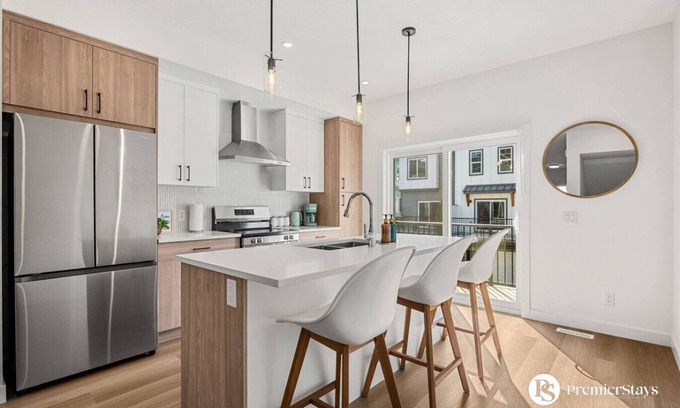 Springbank Hill House | Designer-Inspired Home » King Bed » Garage » AC