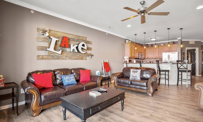 Osage Beach Condo | Designer Lakefront 3BR/2BA at Luxe Lands End