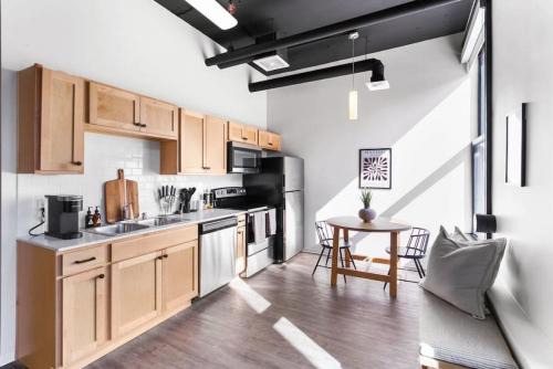 Downtown Spokane Apartment | Designer Loft Downtown with WiFi 210