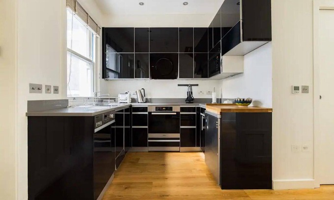 Brompton & Hans Town House | Designer Muji Home by Harrods