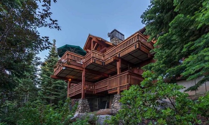 Truckee House | Designer Northstar Retreat: Fireplace, Ping Pong, Billards, Hot Tub