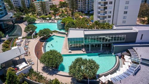 Surfers Paradise Apartment | Designer Rooms at Q1 resort - gclr