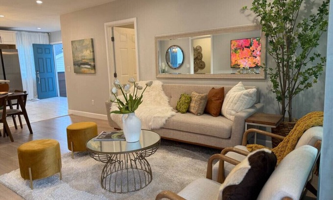 Los Angeles House | Designer Style Home Close to Rose Bowl Stadium