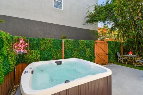 Crescent Lake Apartment | Designer Sun Filled Condo - Walk to Town