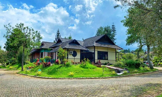 Cipanas Villa | Designer Villa Tokyo