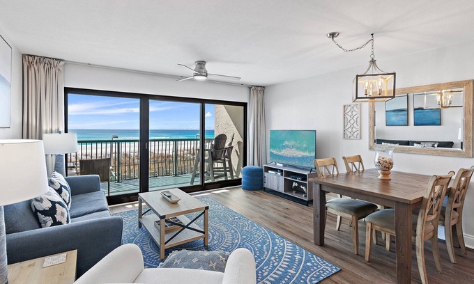 Destin Condo | Destin Beach Club 1BR with Bunk! Beachfront Condo with Spectacular Gulf Views!