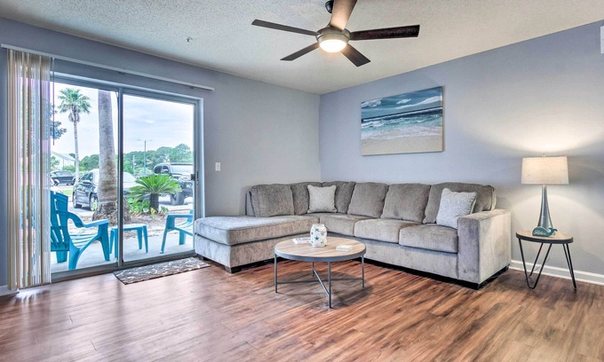 Indian Bayou Condo | Destin Condo w/ Pool Access < 1 Mi to the Beach!