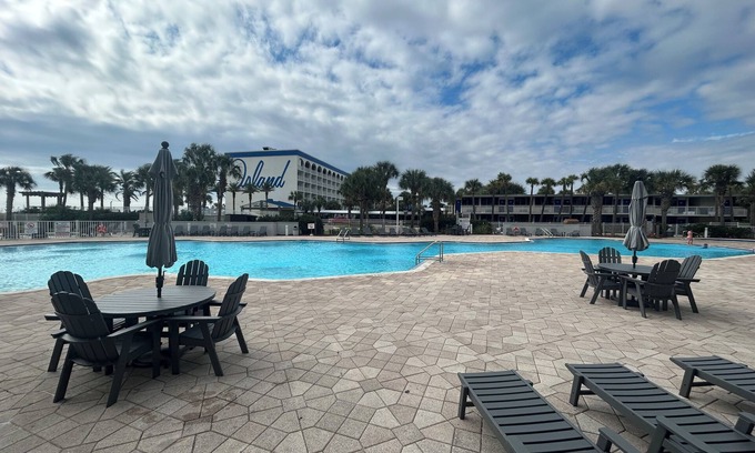 Fort Walton Beach Condo | Destin West Beach and Bay Resort Gulf 509- Amazing Gulf View and Lazy River!