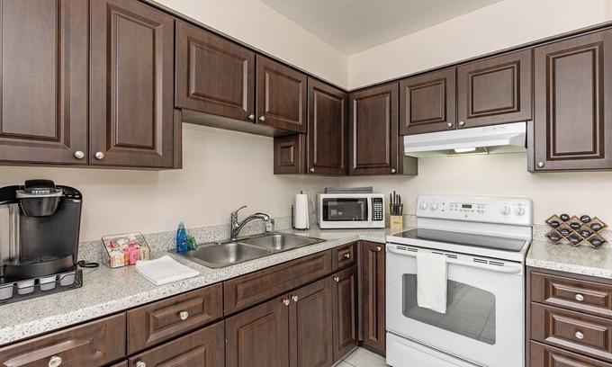 Tarpon Springs Apartment | Destination for Fishing, Golfing, and Fun ‘n Sun!