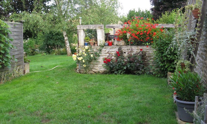 Sarrey Cottage | Detached 3-star house in a village with shops