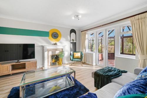 Cambridge House | Detached 6 Bedroom Cambridgeshire Abode - Pets