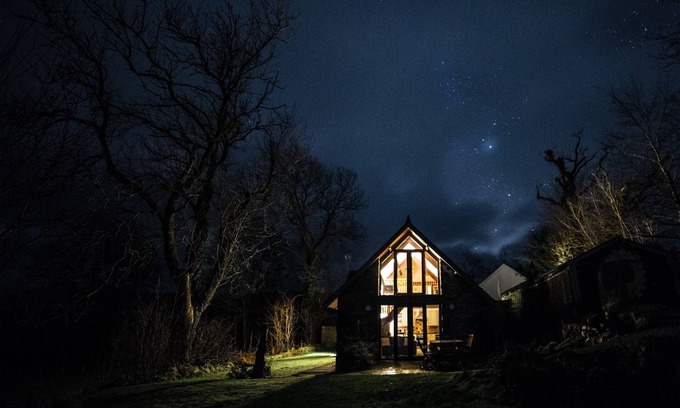 Tregaron Cottage | Detached Barn Conversion near Cambrian Mountain village