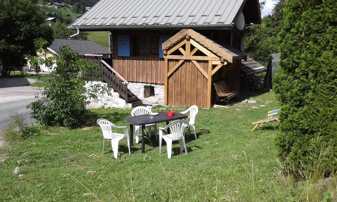 Les Gets Ski Chalet | Detached chalet & atypical 4 pers. Les Gets 1km from the slopes, 200m2 of land