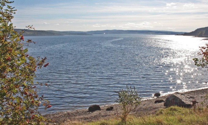 Kilmun Cottage | Detached cottage on the banks of Loch Long and the Firth of Clyde near Dunoon.