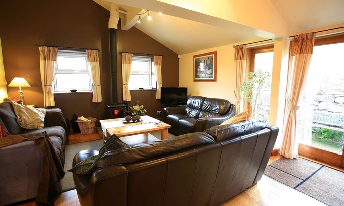 Dent Cottage | Detached Country Cottage with 5 Bedrooms & 3 En Suites