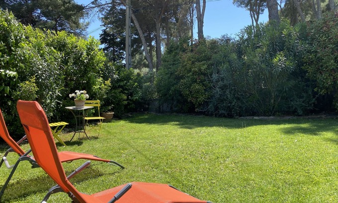 Villeveyrac House | Detached country house, in the heart of the vineyards, 6km from the beach at meze