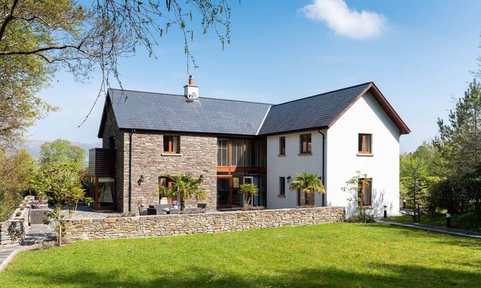 Kenmare Apartment | Detached four bedroom home with use of swimming pool