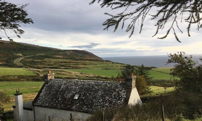 Helmsdale Cottage | Detached Cottage Spectacular Sea Views - Sauna, WIFI and Hot Tub