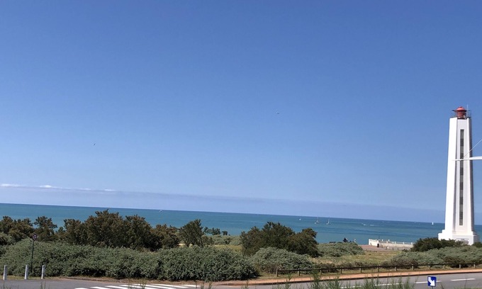 Les Sables d'Olonne House | Detached house facing the ocean. Completely renovated. 5min walk from a beach
