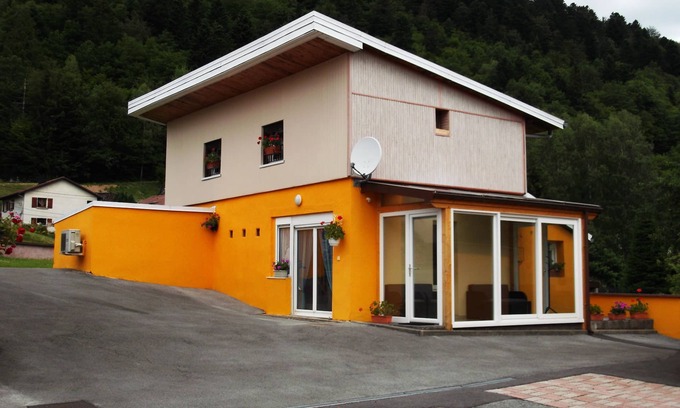 Le Menil House | Detached house "Chez Jean-Yves" with veranda and garage