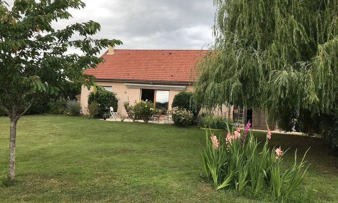 Vielverge House | Detached house on large plot of land near Jura and wine route