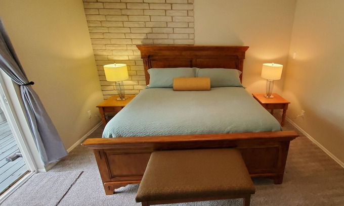 Los Alamos Apartment | Detached King Suite, Private entrance
