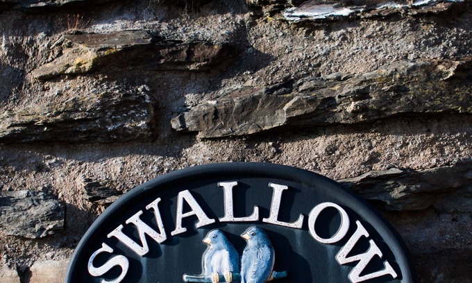 Kendal House | DETACHED STONE BARN IN SELSIDE, SLEEPS 6, WITH GARDEN ROOM.