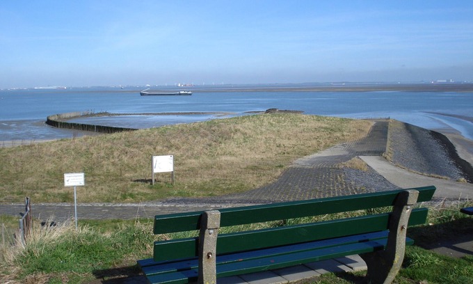 Hoofdplaat House | Detached vacation home on the bird sanctuary/scheldt and sea Bicycles included.