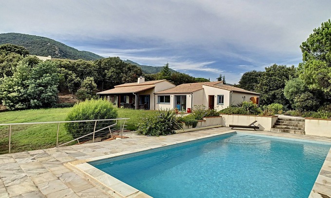 Ceret House | Detached Villa in beautiful, rural location, private pool, great views Céret 15mins, Med 30 mins