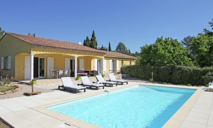 Bagnols-en-Foret Villa | Detached villa with private pool and beautiful garden 25km from sea and beach