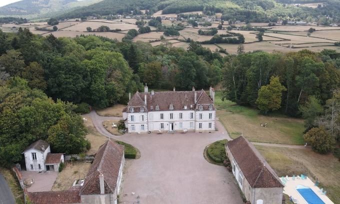 Brion House | Detached wing of a castle with a pool near Autun (5 km)