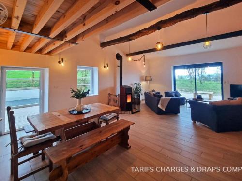 Pouilly-les-Feurs House | Deux Gîtes Accueillants avec Wifi et Animaux Admis - FR-1-496-344